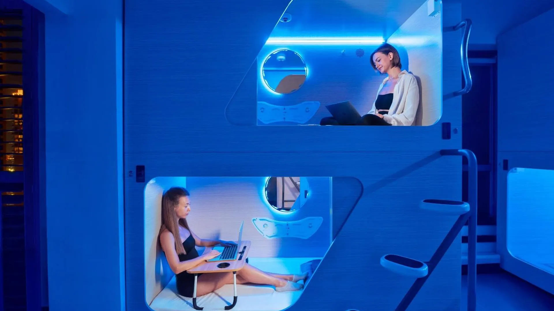 Berloga Capsule Hotel Jbr Dubai United Arab Emirates